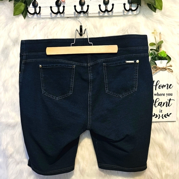 Nygard Slims Denim Shorts - Picture 2 of 6